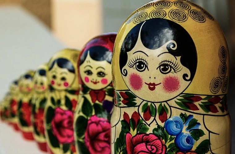 Go-Up-Russian-Dolls